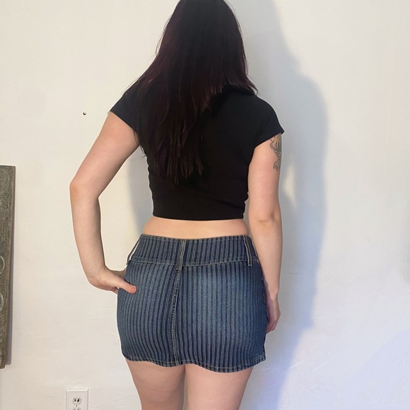 Pin stripe bebe denim mini skirt - Picture 4 of 4